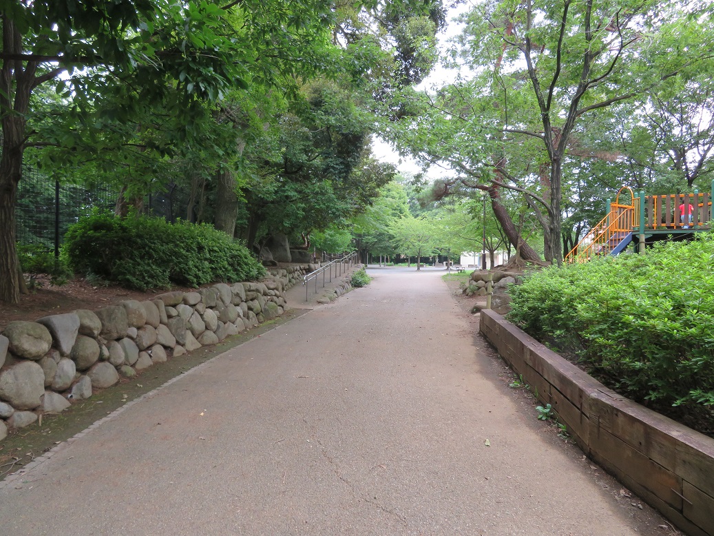 街歩き録 世田谷 代沢せせらぎ公園 三宿の森 三宿神社 烏山川緑道から目黒川緑道 気ままにぶらぶら東京街歩き食べ歩き旅